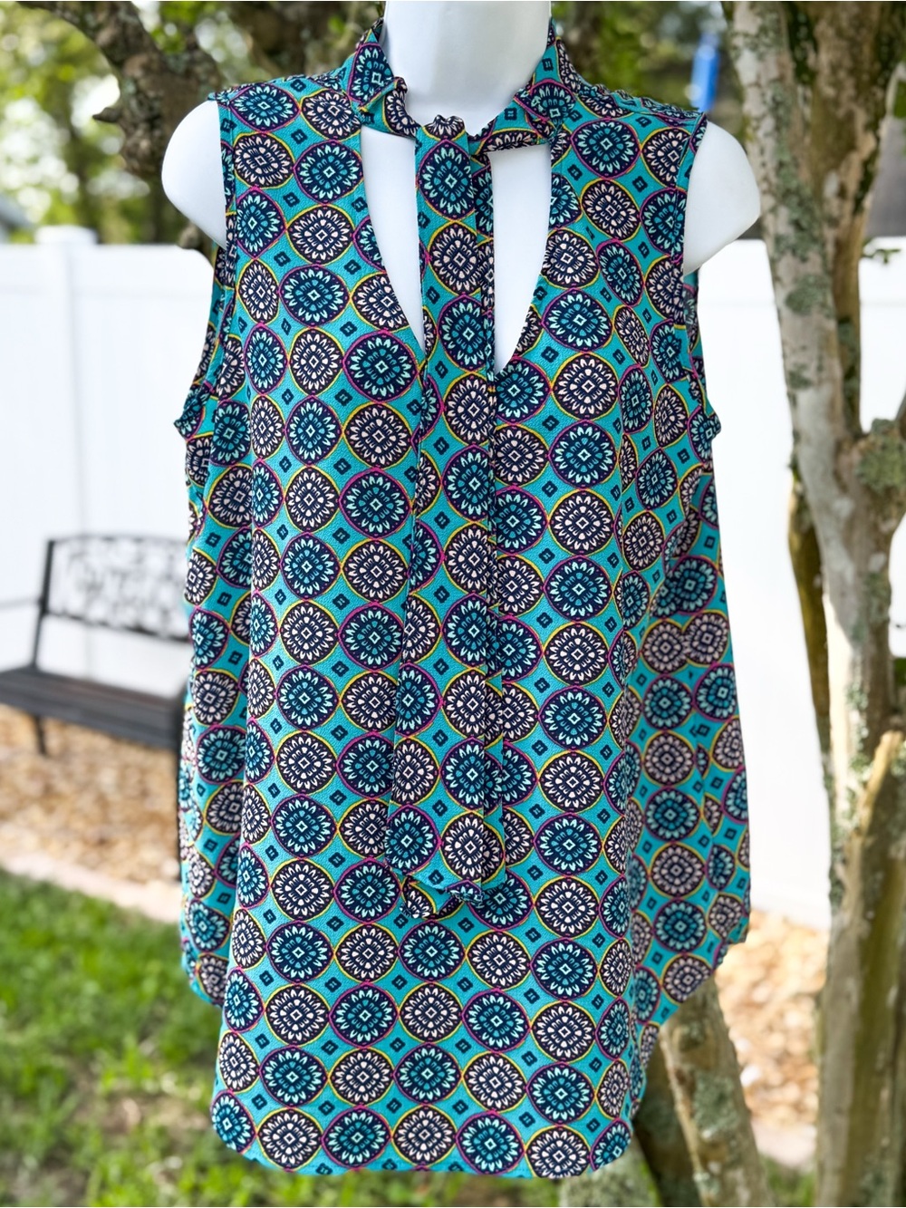 Red Camel Womens Large Sleeveless Tie Neck Blouse Blue Geometric Print